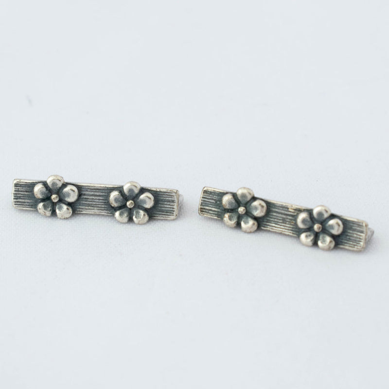 JBB Findings, Flower Four Hole Spacer Bar 21 x 5mm, Antique Silver