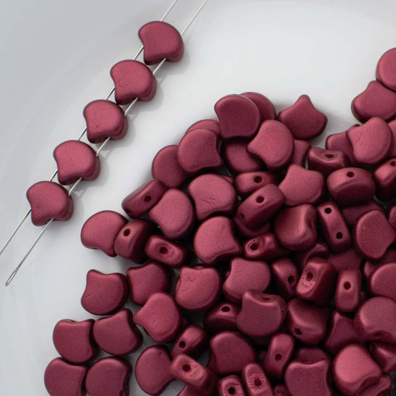 Matubo Ginko Beads 7.5mm, Chatoyant - Red